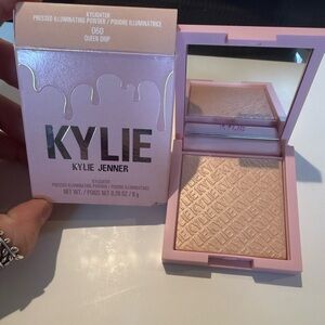 Kylie highlighter Queen Drip
